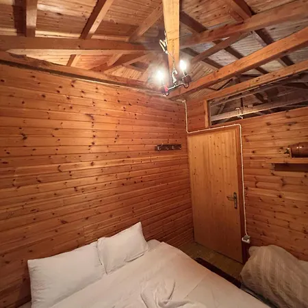 To Xylino Ano Potamia