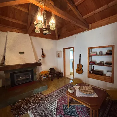 To Xylino Ano Potamia