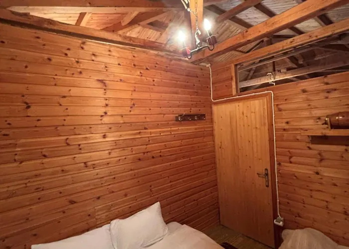 To Xylino Ano Potamia