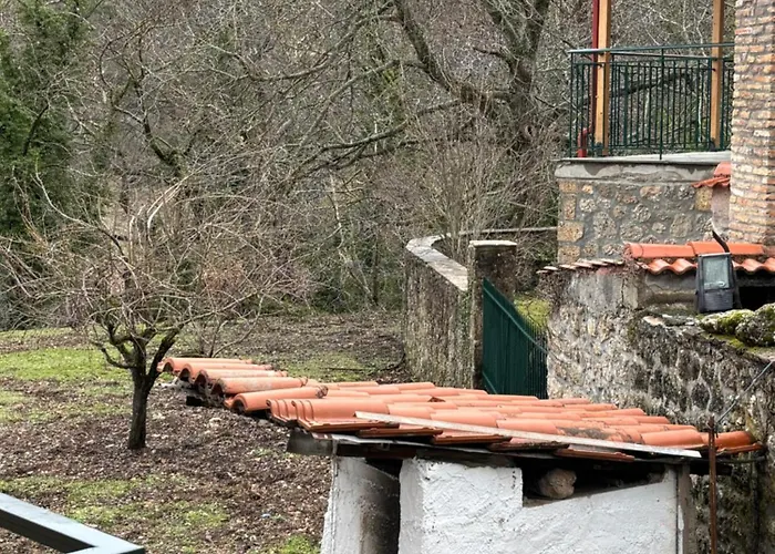 To Xylino Ano Potamia