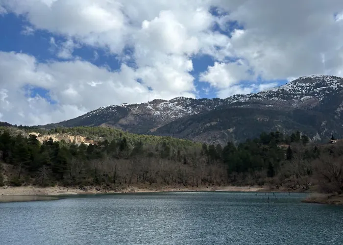 To Xylino Ano Potamia